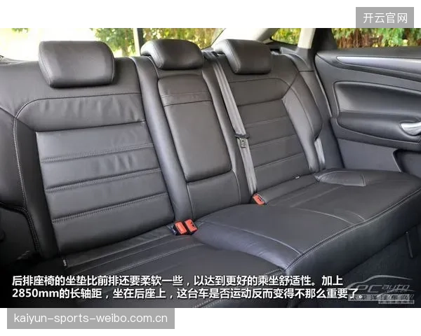 C罗后排跟进力量十足：从球场到训练场的致胜密码